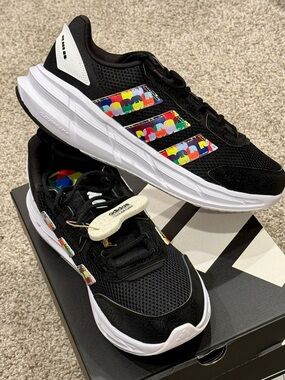 NEW Adidas Official FIFA “We Are 26” World Cup 2026 Volunteer Sneakers-Mens 10.5